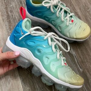 NWOT NIKE VAPORMAX AIR NEW Gradient Teal to Yellow Athletic Sneakers